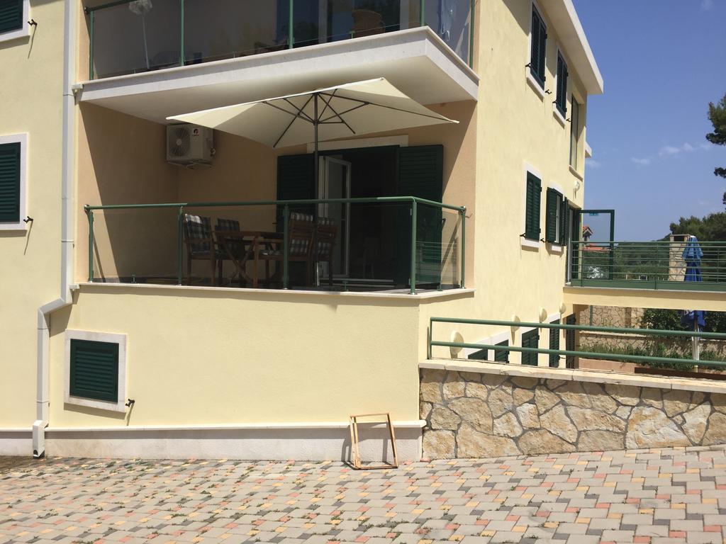 Apartment Maestral Rogač Екстериор снимка