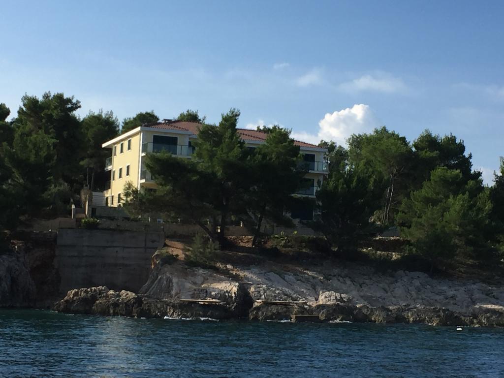 Apartment Maestral Rogač Екстериор снимка