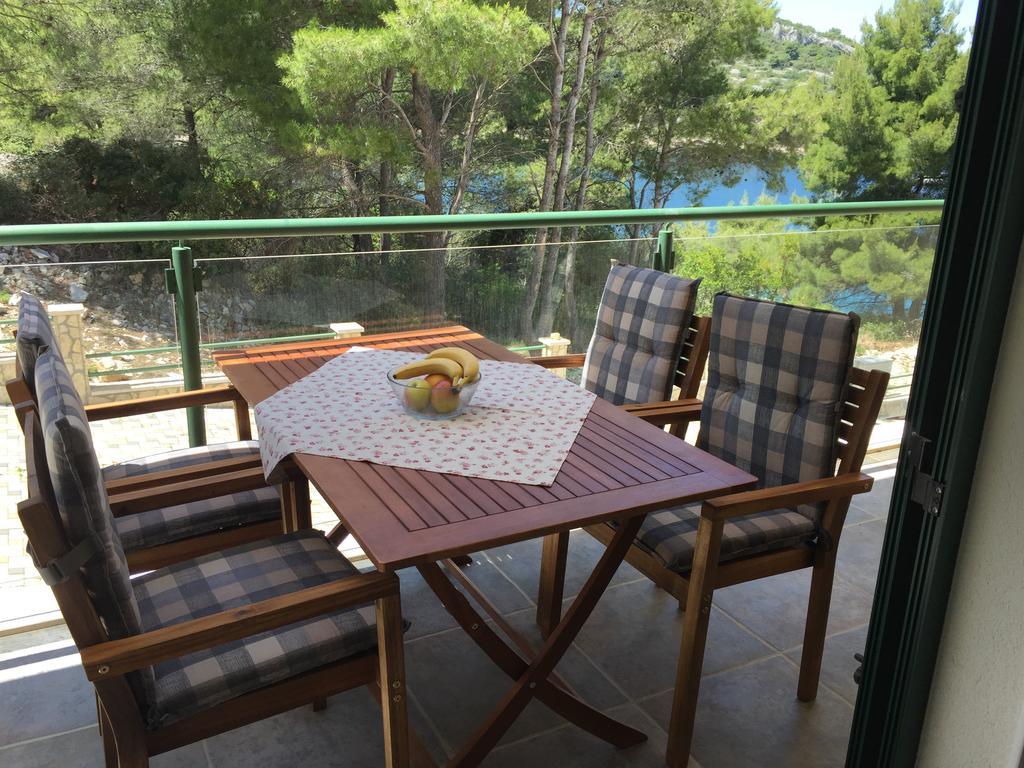 Apartment Maestral Rogač Екстериор снимка
