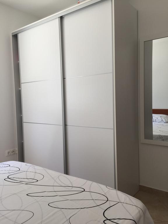 Apartment Maestral Rogač Екстериор снимка
