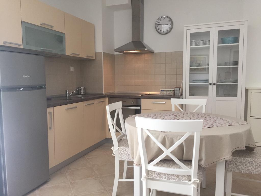 Apartment Maestral Rogač Екстериор снимка