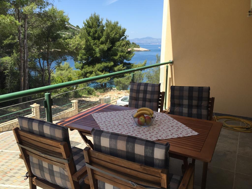 Apartment Maestral Rogač Екстериор снимка
